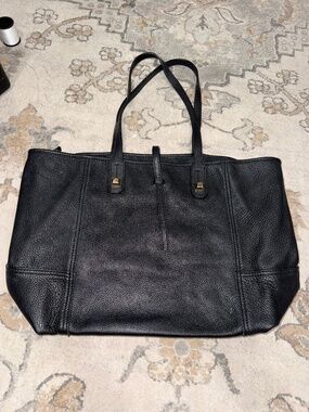 Stella & Dot Paris Market Tote black pebbled leather